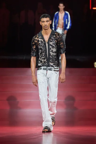 Look 29